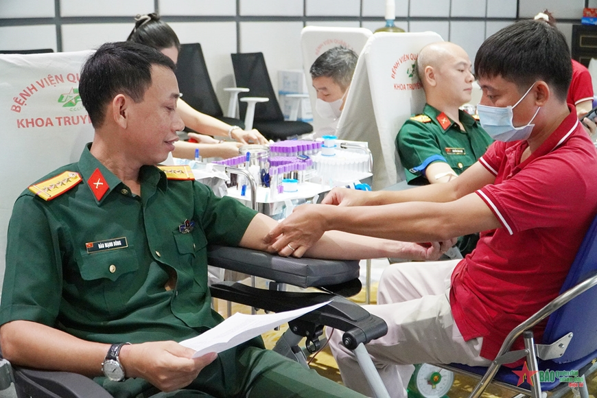 View - 	Viettel staff joins blood donation program in Ho Chi Minh City